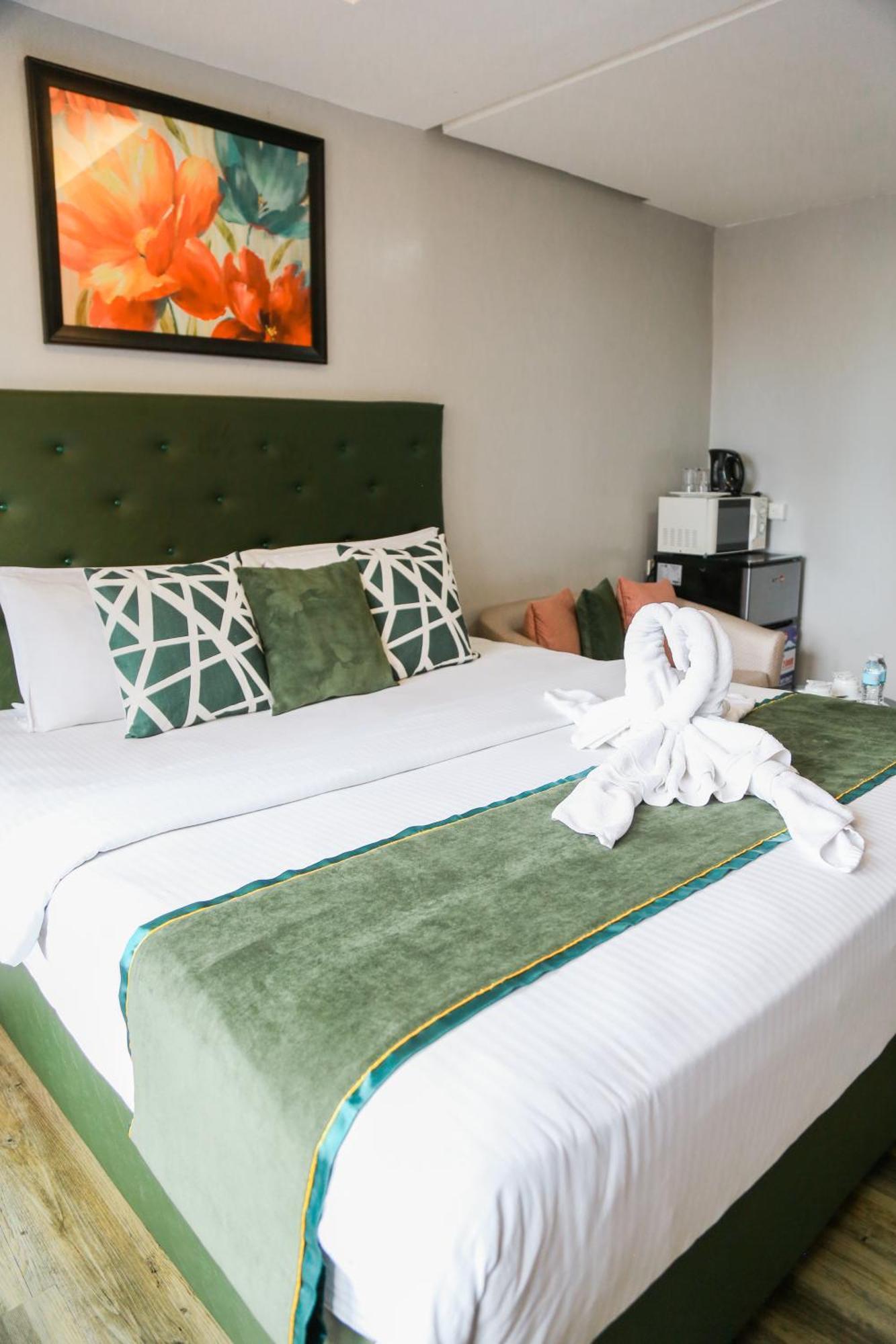 Pacific Bay Grand Suites Manila Ngoại thất bức ảnh