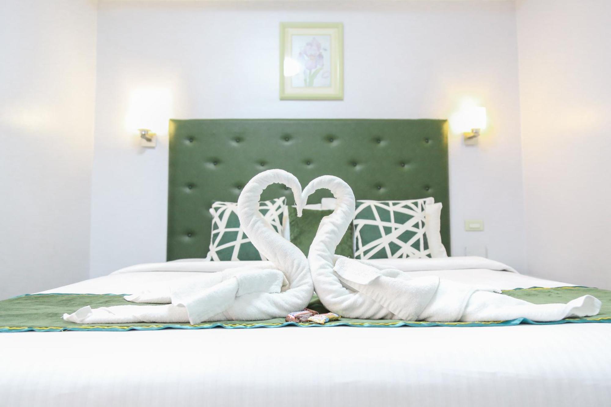 Pacific Bay Grand Suites Manila Ngoại thất bức ảnh