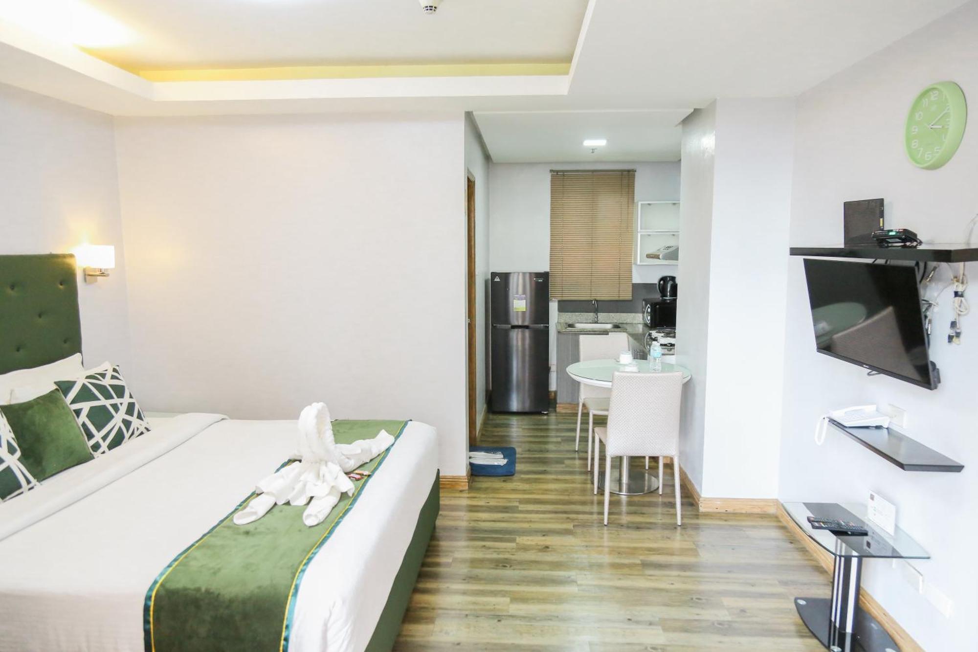 Pacific Bay Grand Suites Manila Ngoại thất bức ảnh