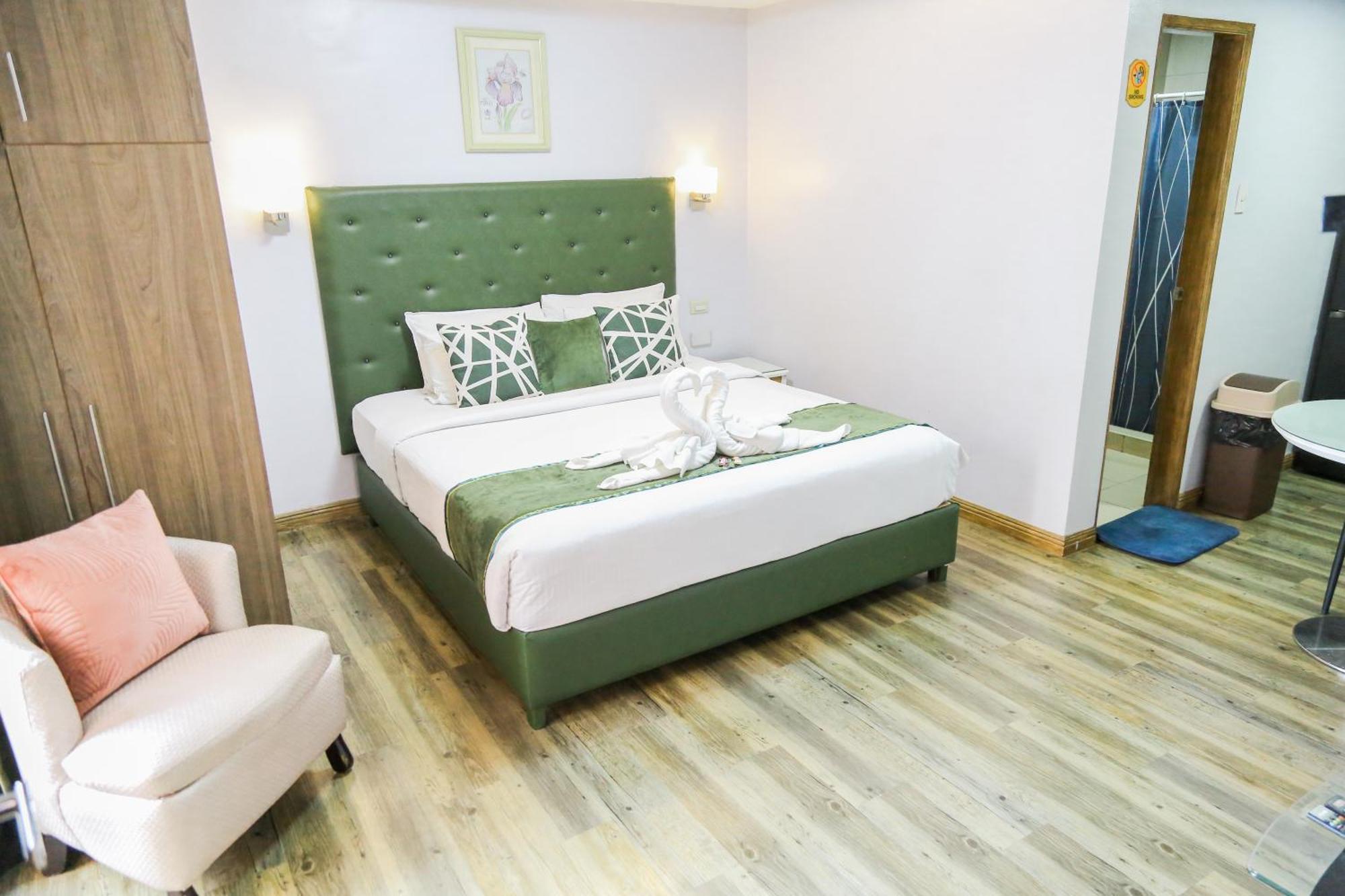 Pacific Bay Grand Suites Manila Ngoại thất bức ảnh